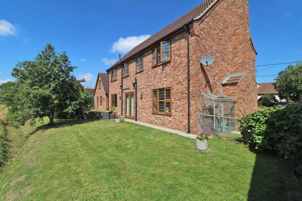 Woodhouse, Belton photo 4