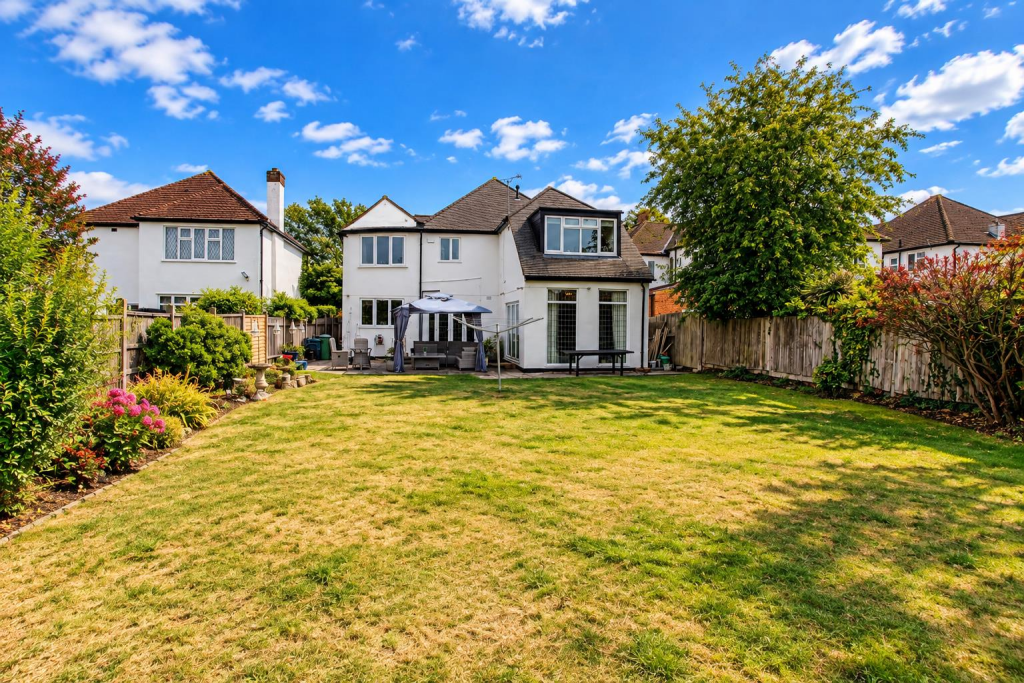 House in Sutton - View 4