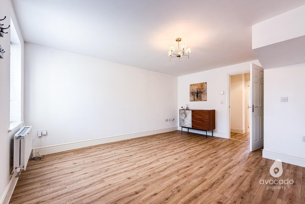 Garrett Drive, Shinfield, RG2 - View 5
