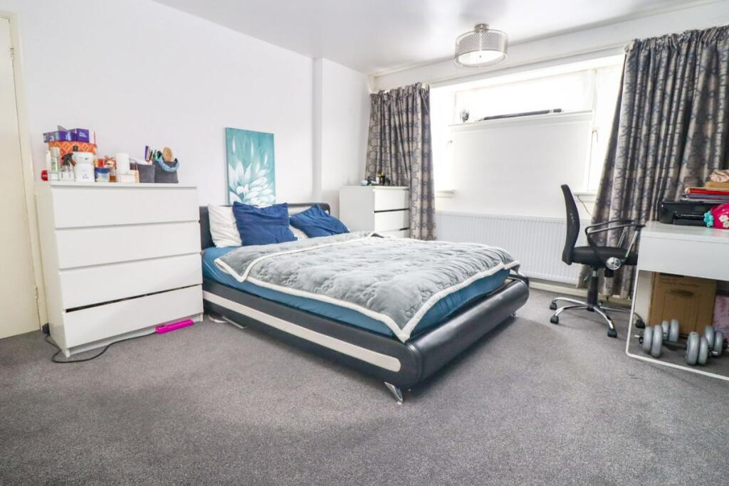 Apartment in Kempston, Bedford - More