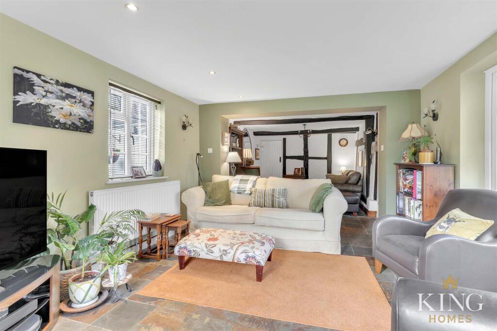 House in Stratford-on-Avon, Arrow with Weethley CP - More