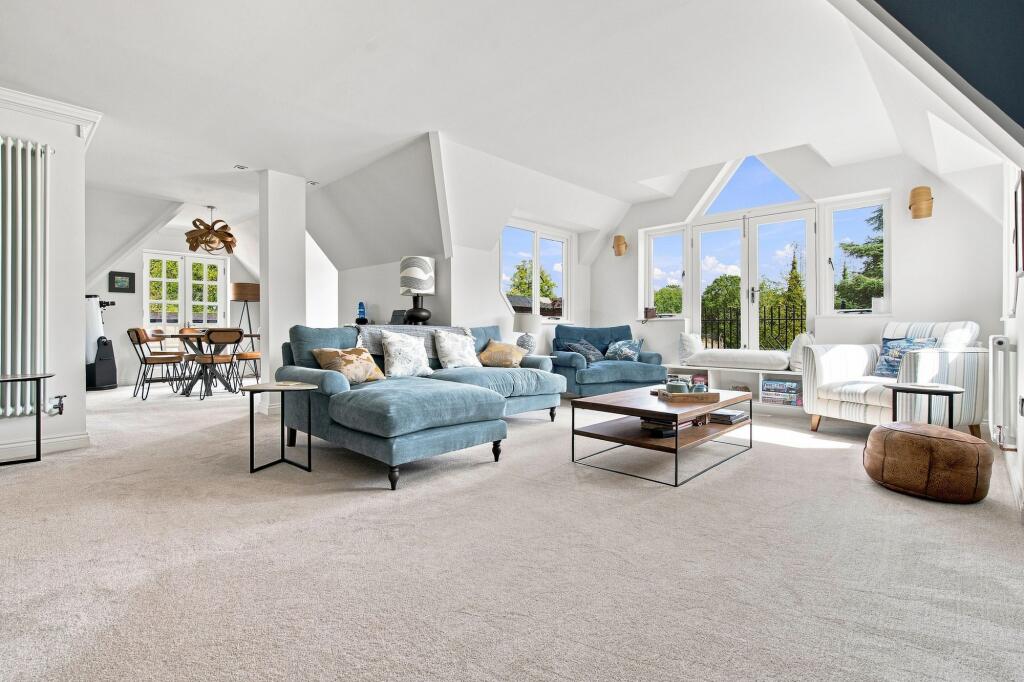 Apartment in Windsor - View 2