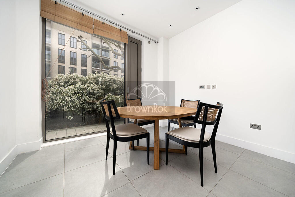 3 bedroom town house for rent