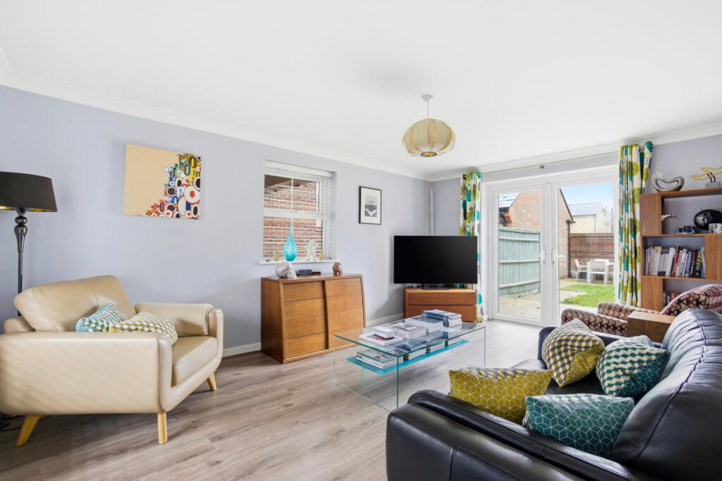 Tucker Close, Stansted, Essex, CM24 photo 4