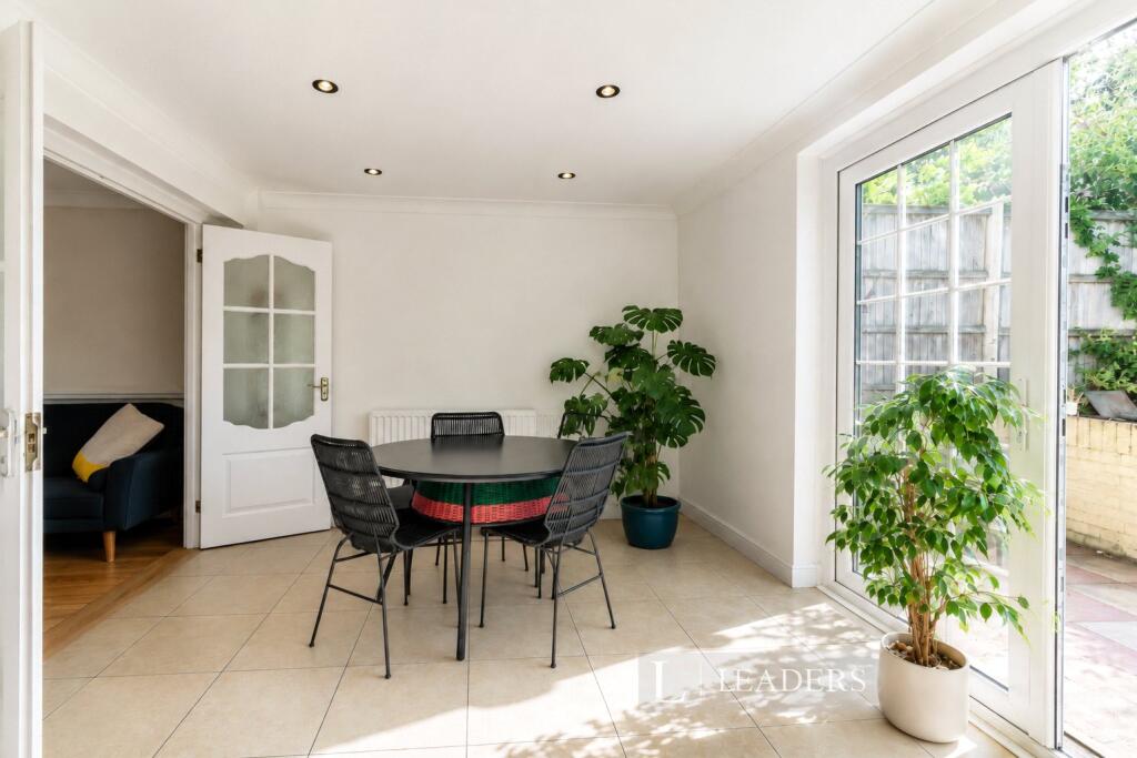 House in London - View 4