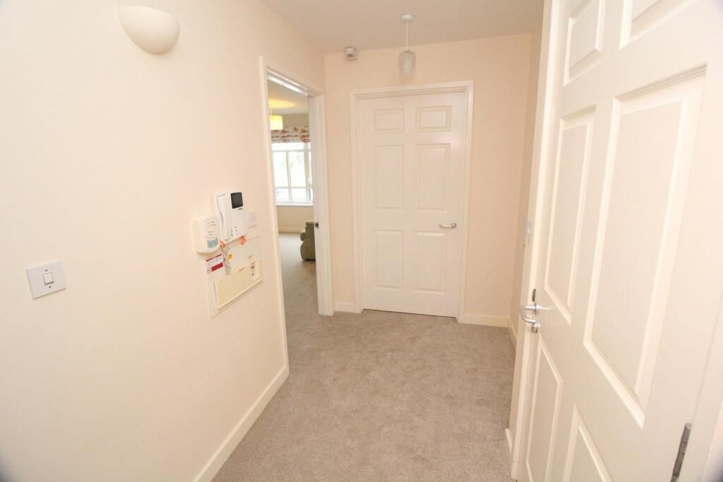 Elmside Walk, Hitchin, SG5 photo 2