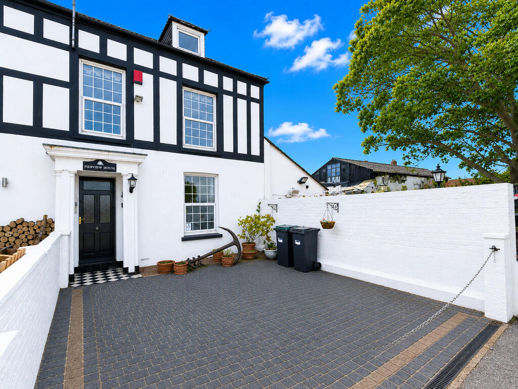 Main image of property: High Street, Hythe, Southampton