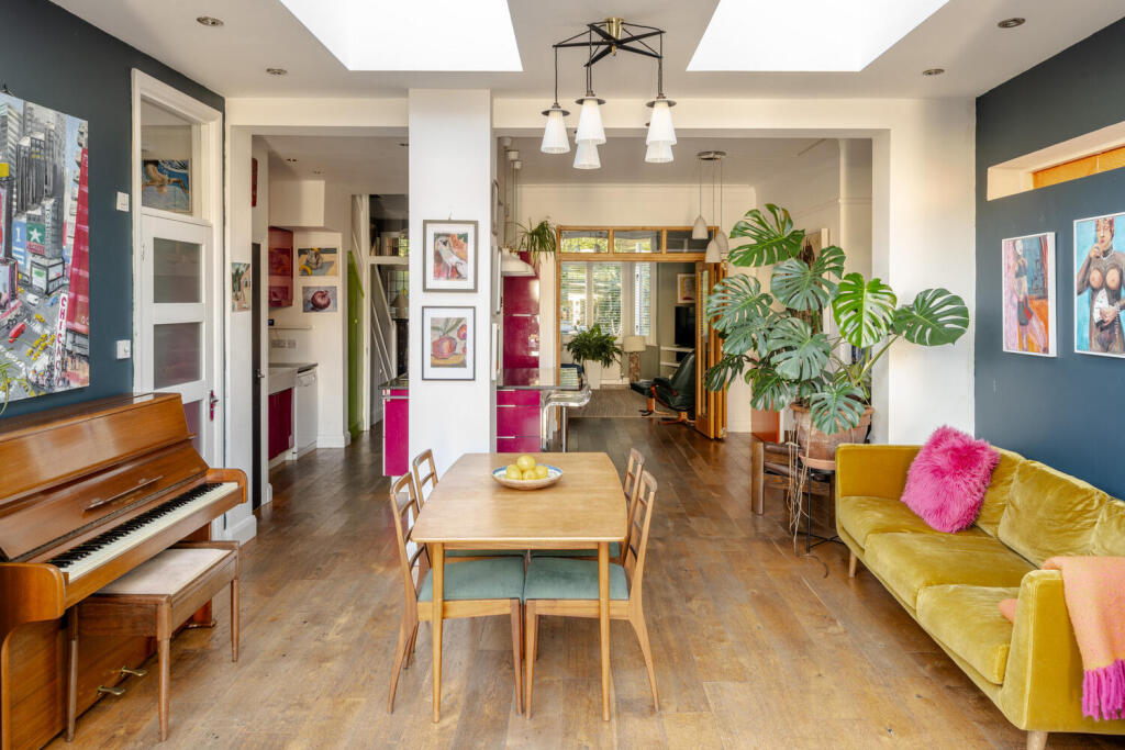 House in London - View 3