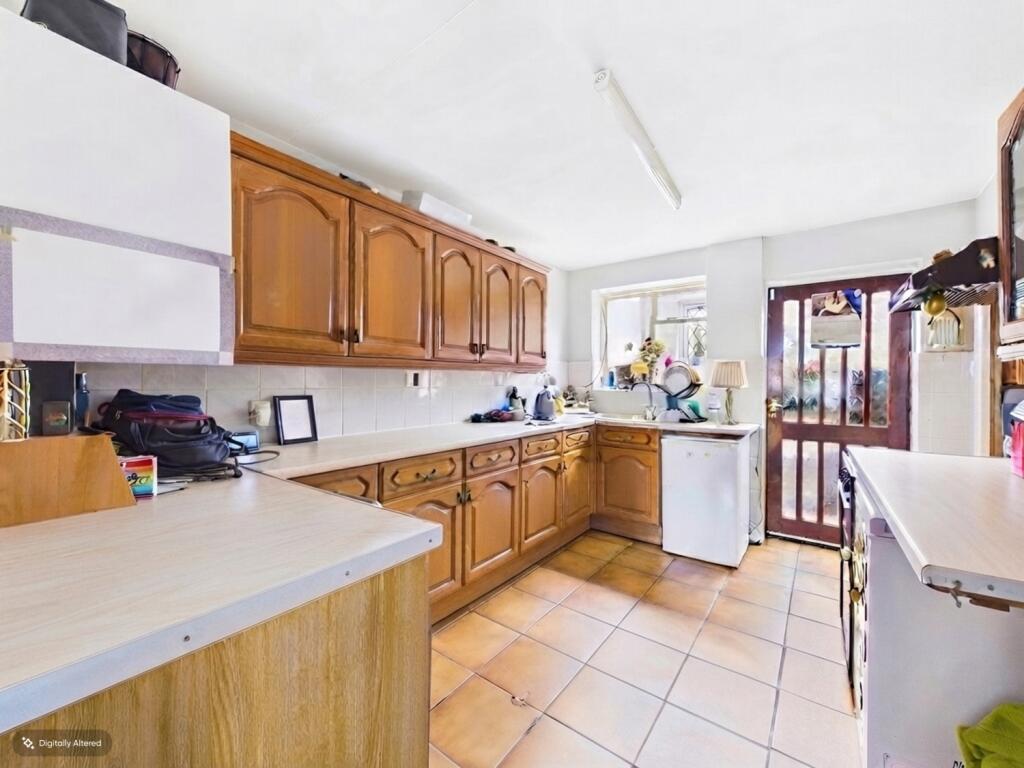House in Frindsbury, Medway - View 4