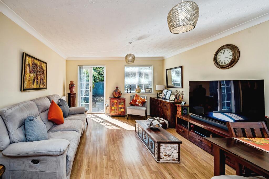 House in Slough - View 4