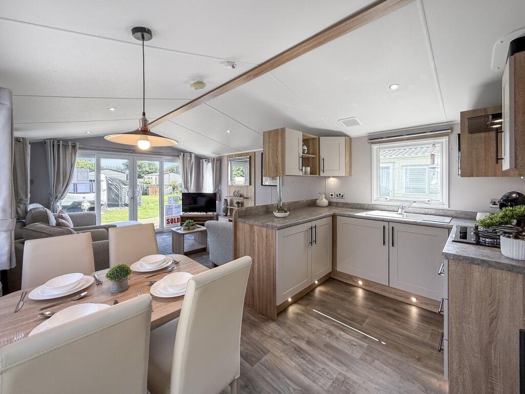 The Oaks Holiday Park, Chapel Road, Bucklesham, Ipswich, IP10 photo 4