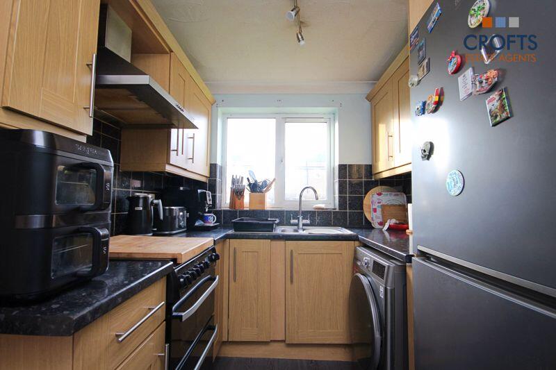 2, Viking Close photo 4