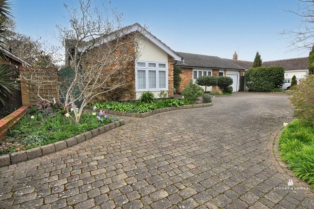 Main image of property: The Dale, Thundersley