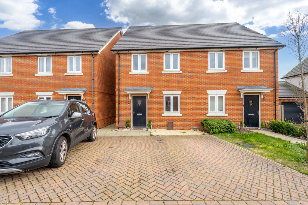 2-bed semi-detached on Gobey Drive, Chichester, £350,000