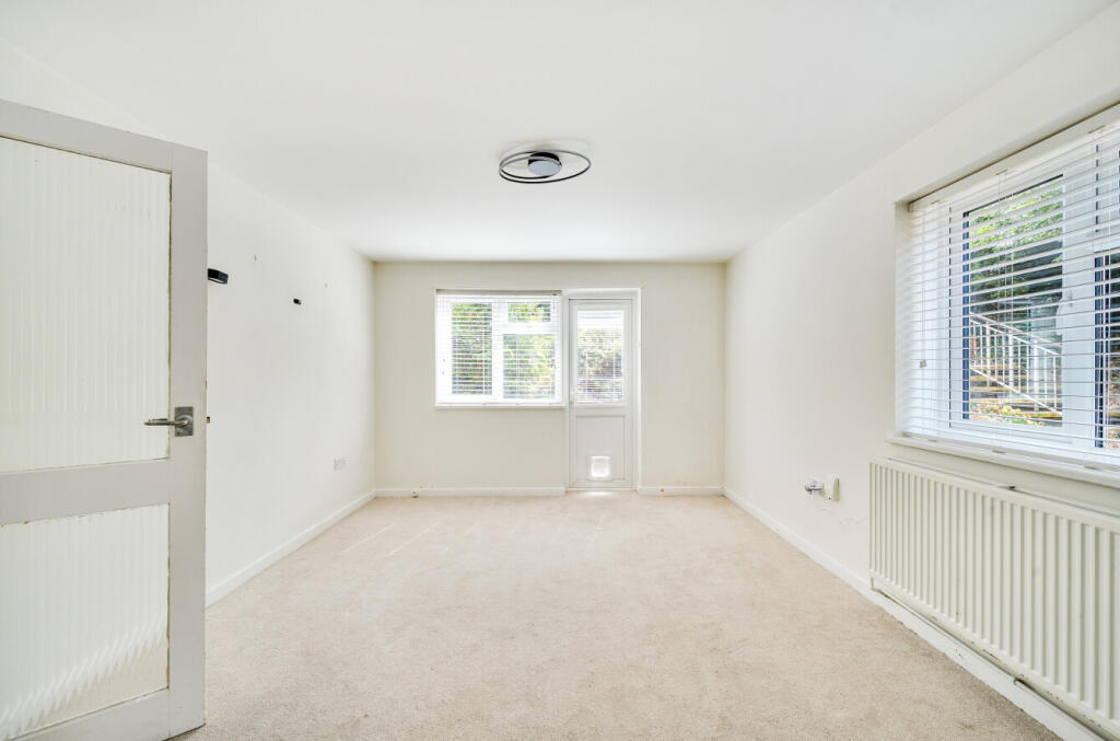 Apartment in Brighton, Round Hill - View 4