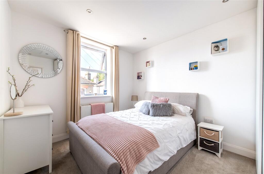 Apartment in Gravesham, Northfleet - View 5