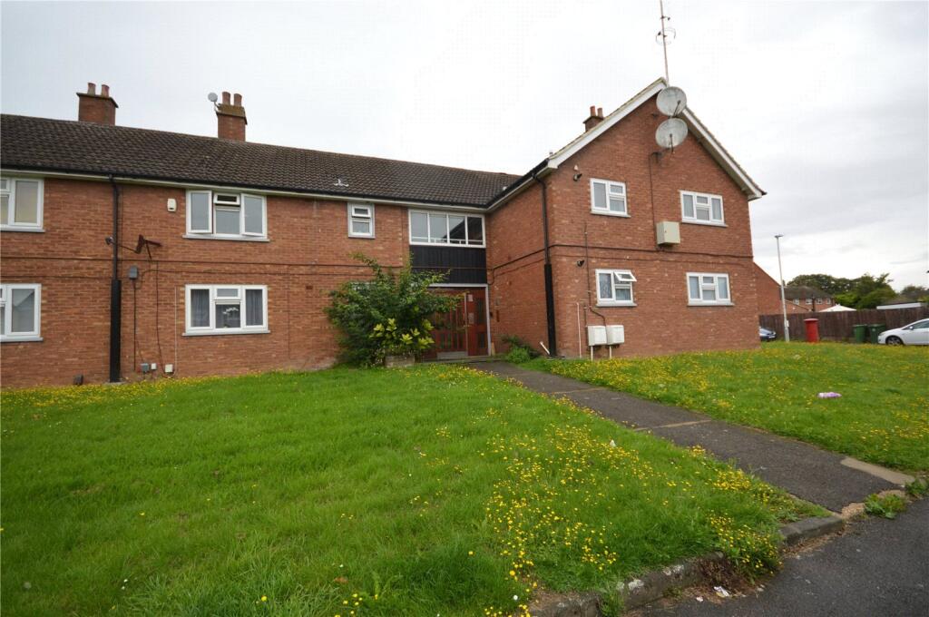 1-bed flat on Dewsbury Road, Luton, Bedfordshire, LU3, £140,000