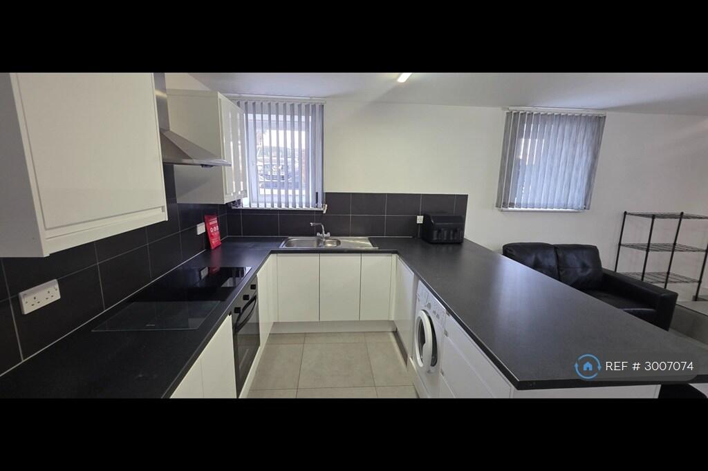 Apartment in Liverpool - View 5