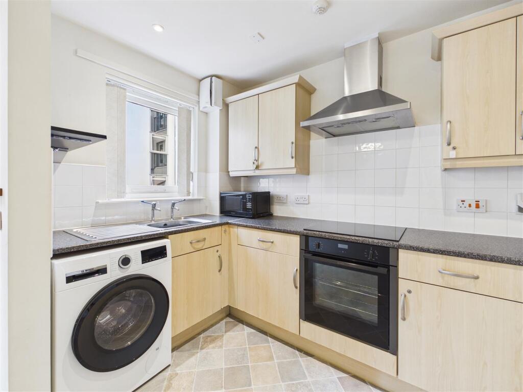 Apartment in Sheffield - View 4