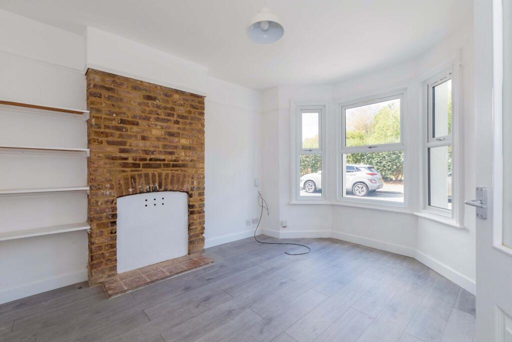 House in Slough - View 3