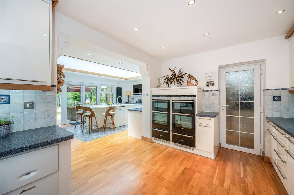 House in Havant, Hampshire - View 5