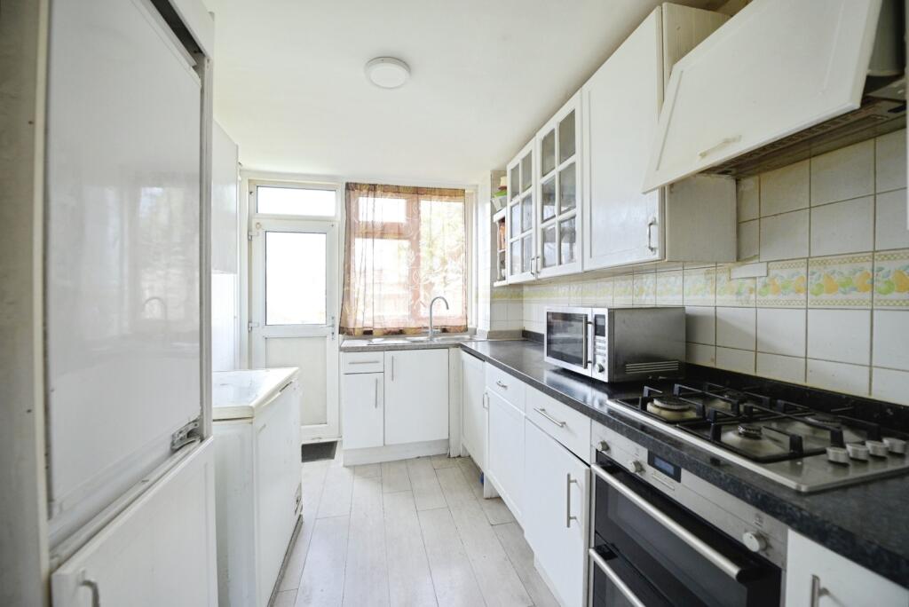 House in Dagenham - View 5