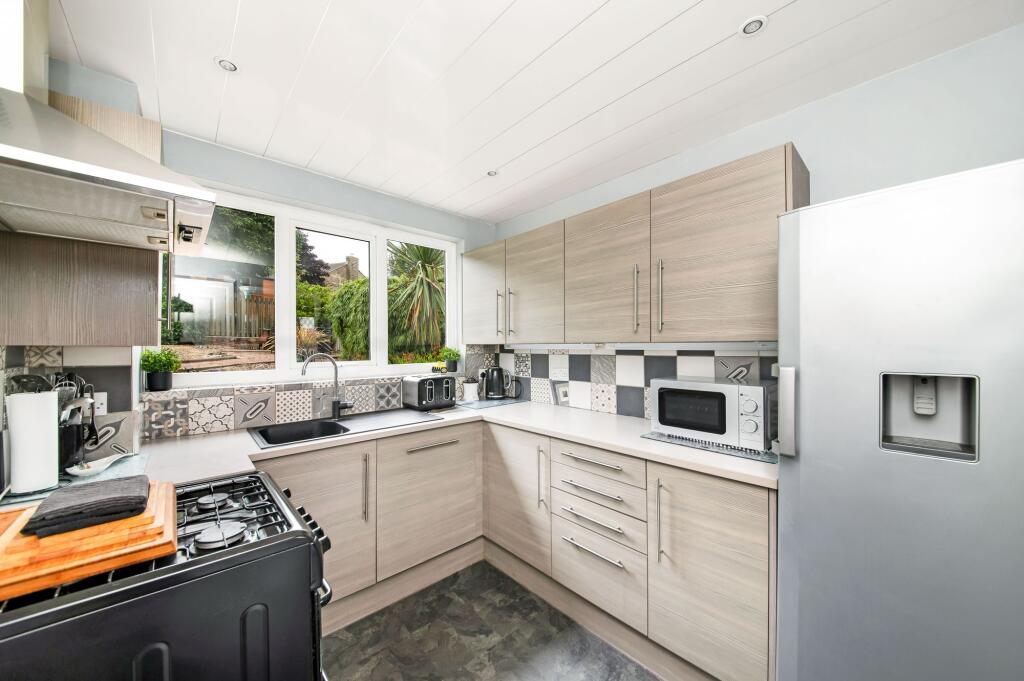 Holme View Drive, Upperthong, HD9 photo 4