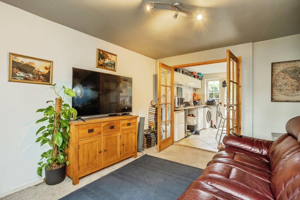 House in Rushcliffe, Bingham - View 4