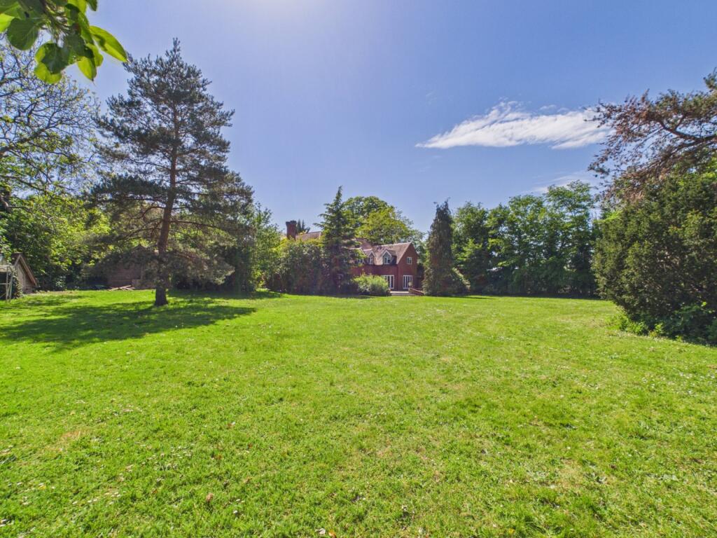 Main image of property: Windsor Road, Wraysbury, Berkshire, TW19
