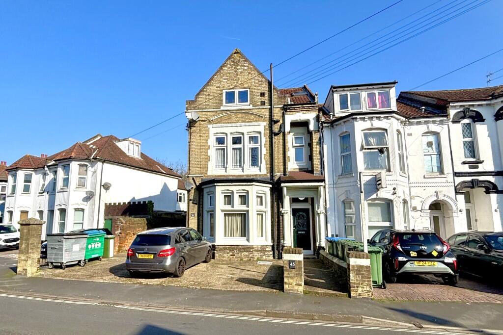 Main image of property: The Polygon, Southampton, SO15