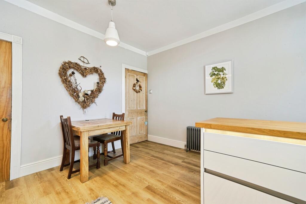 Henry Terrace, Yeadon, Leeds - View 6