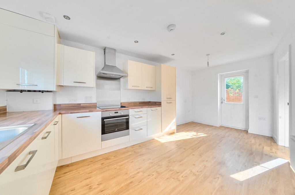 5, Long Orchard Way, Martock, Somerset, TA12 photo 4