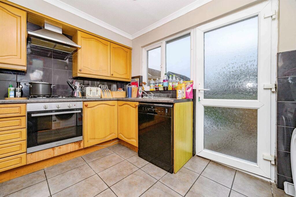 House in Dacorum, Hertfordshire - More