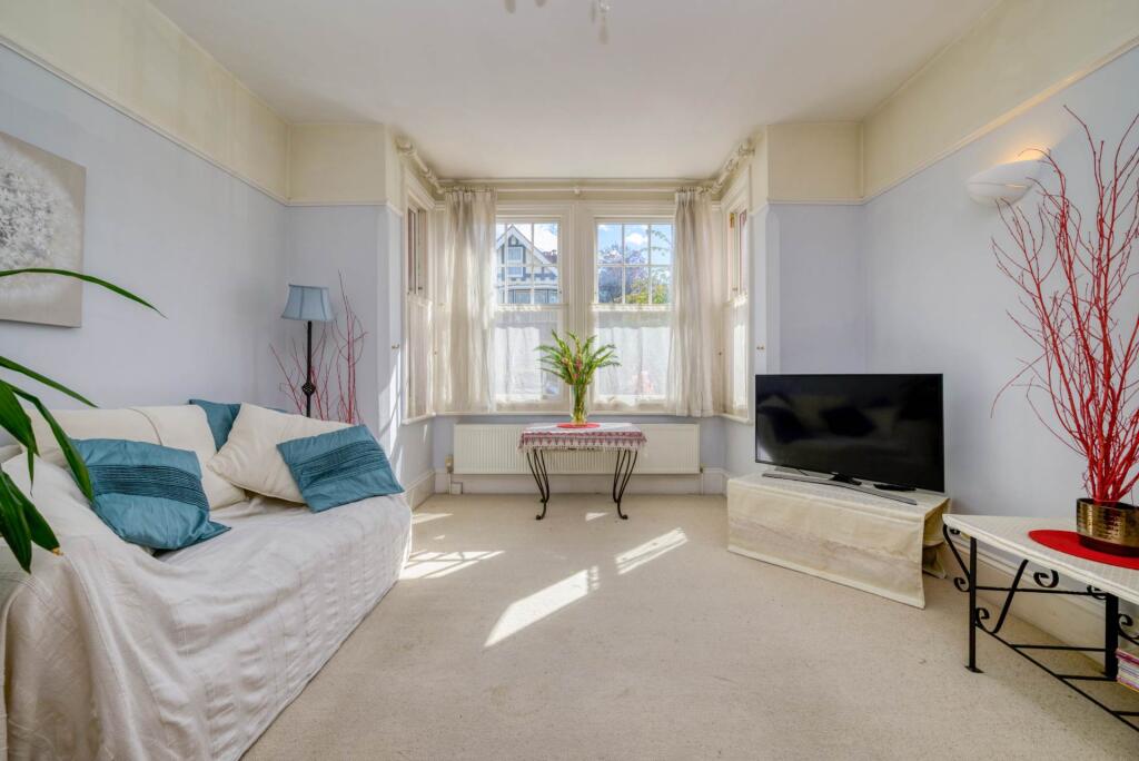 House in Reading, Caversham - More