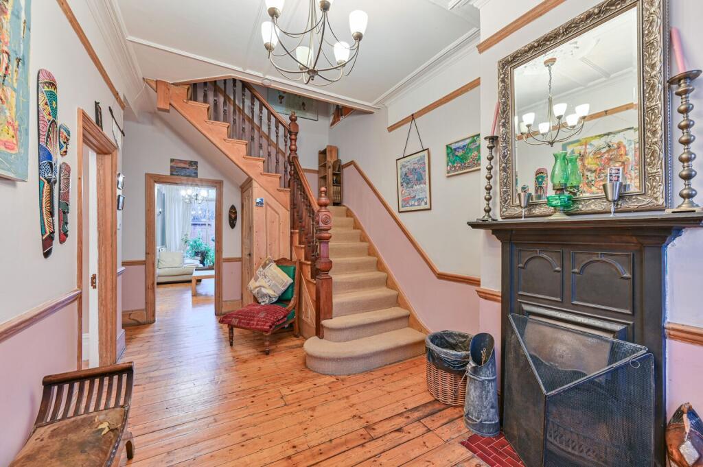 House in London - View 2