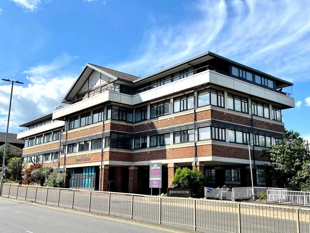 Main image of property: London Road, Bracknell, RG12