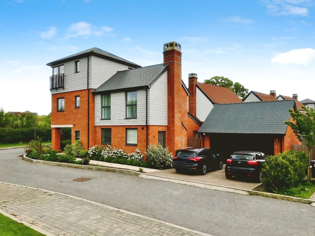 Meadows Grove, Chilmington Green photo 3