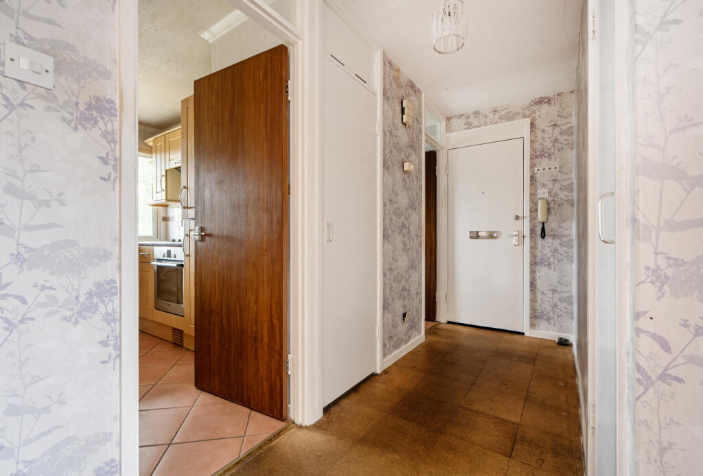 Apartment in Hambrook, Winterbourne - More