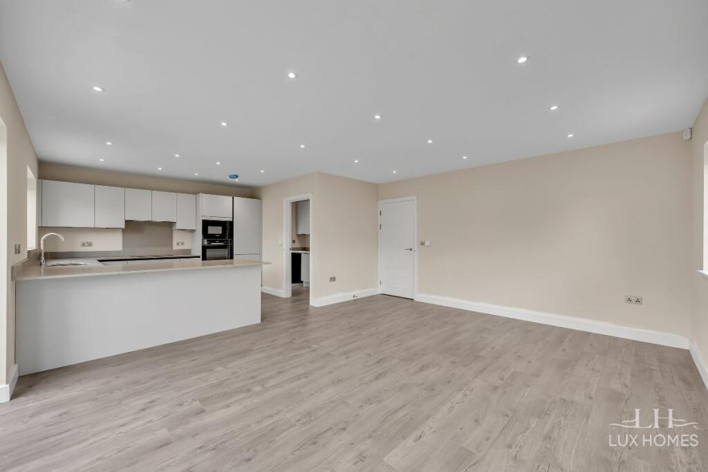House in Southend-on-Sea - View 4
