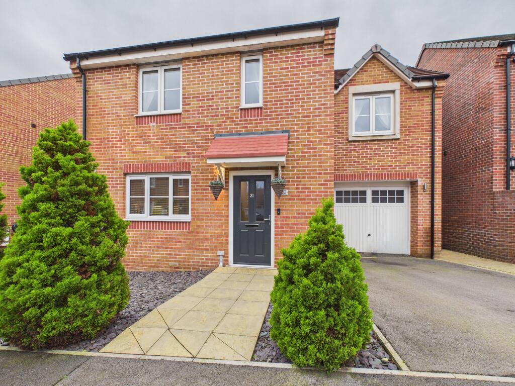 3-bed detached on Stag Valley Road, Bridgwater, £380,000