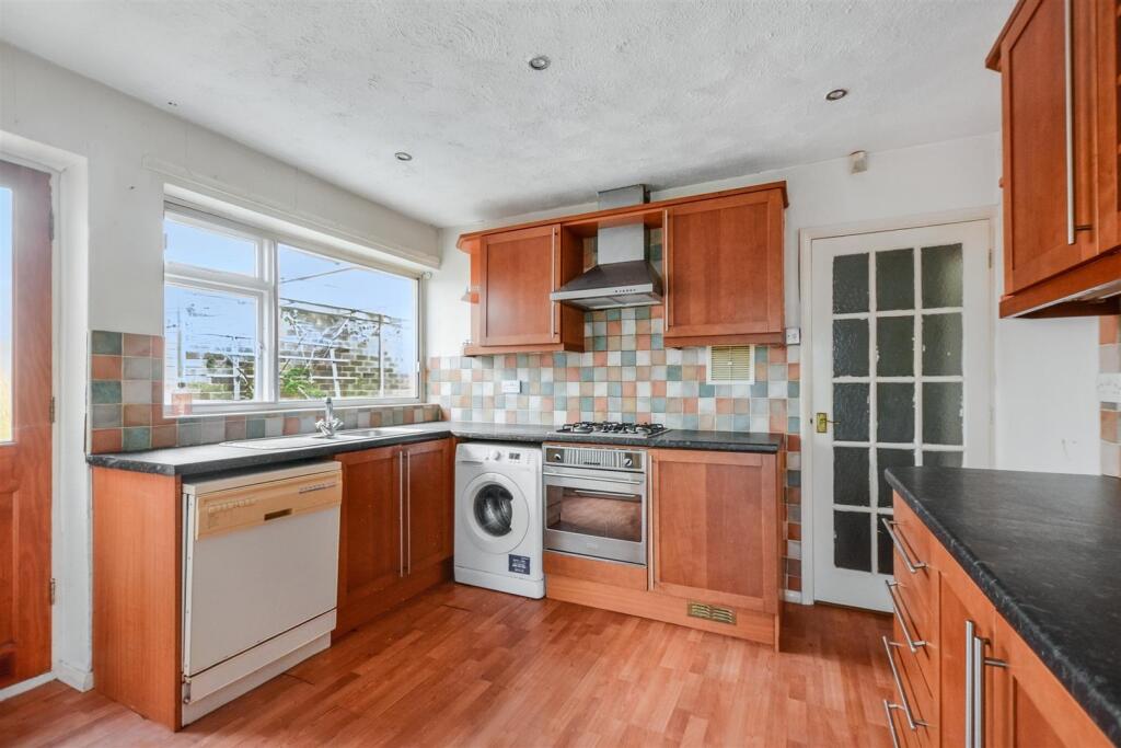 Russley Road, Bramcote, Nottingham photo 2