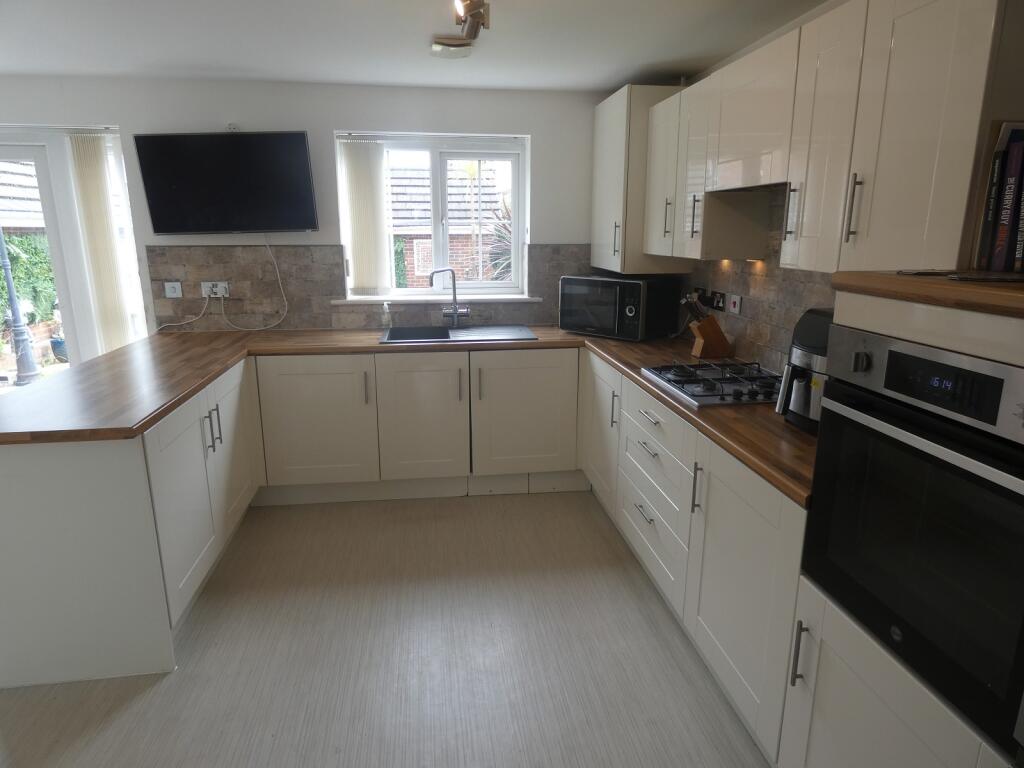 Cae Morfa, Skewen, Neath. SA10 6EH photo 5