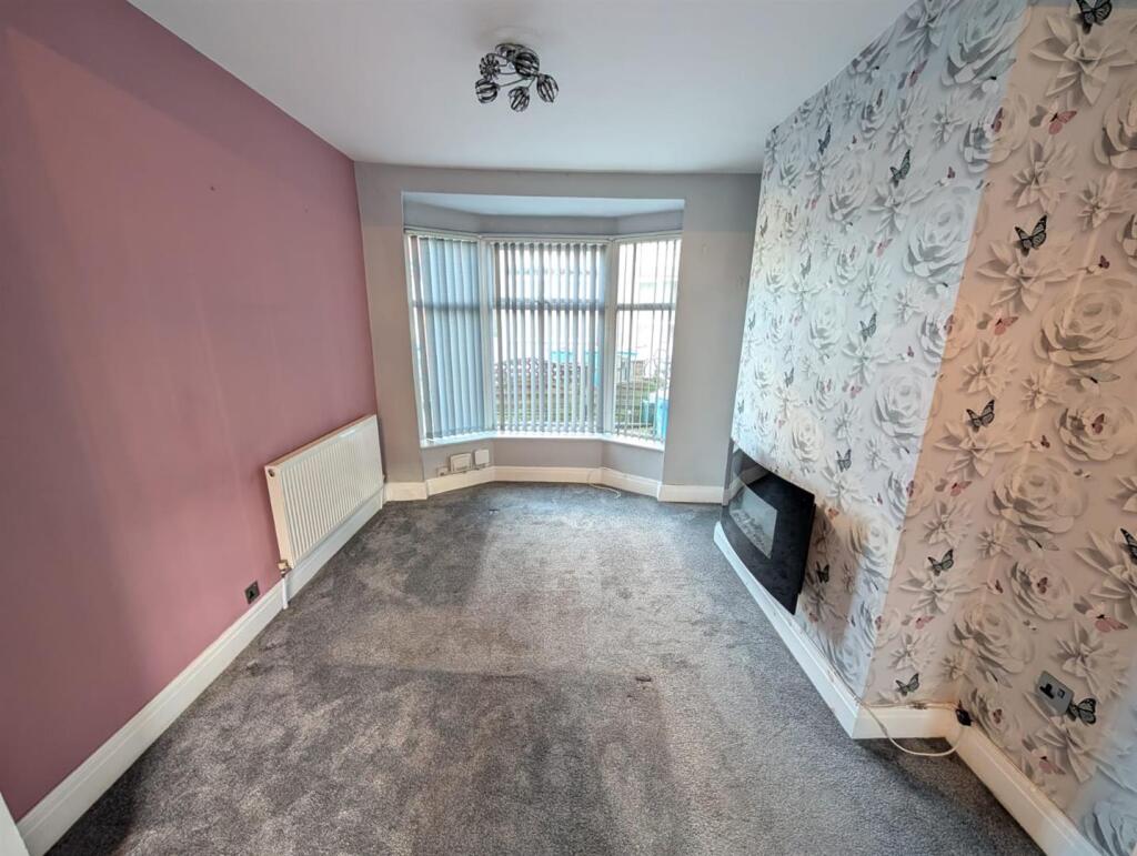 House in Hull, Garden Village - View 3