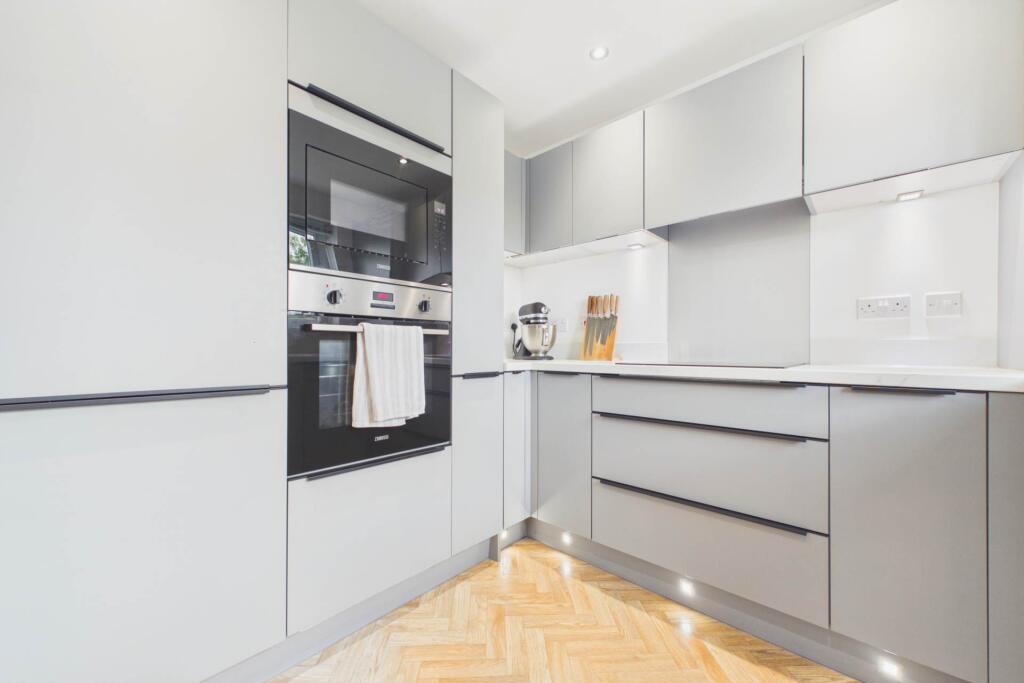 House in Glasgow, South Lanarkshire - View 5