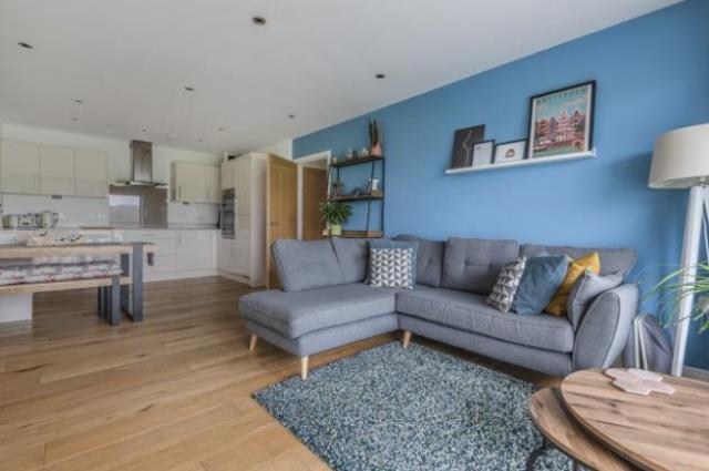 Apartment in Reading, Greenham - View 5