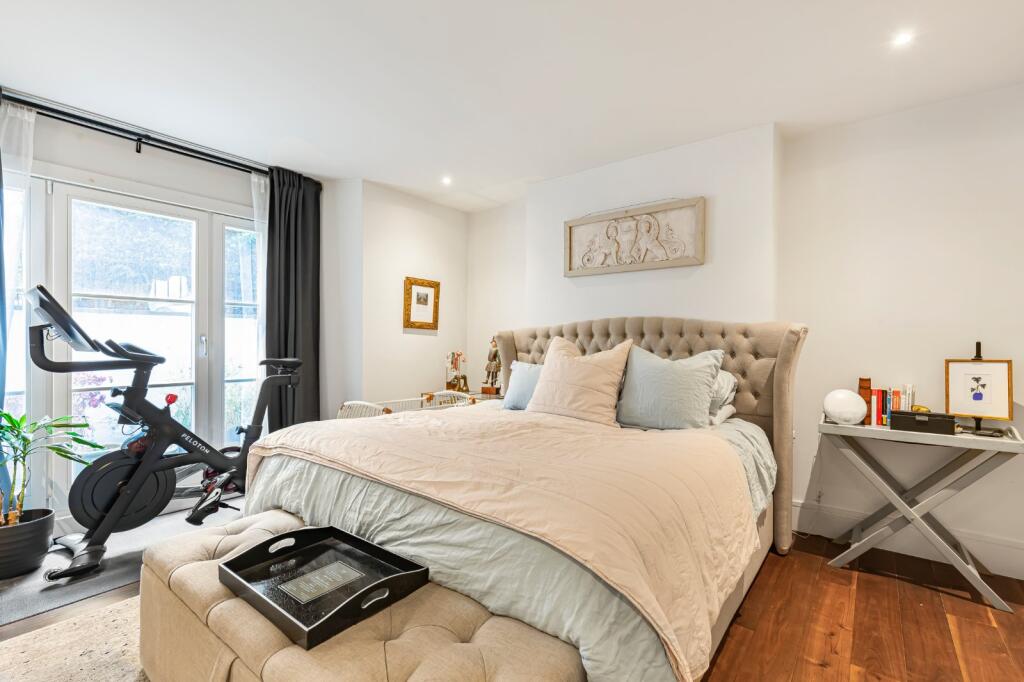 Apartment in Twickenham - View 5