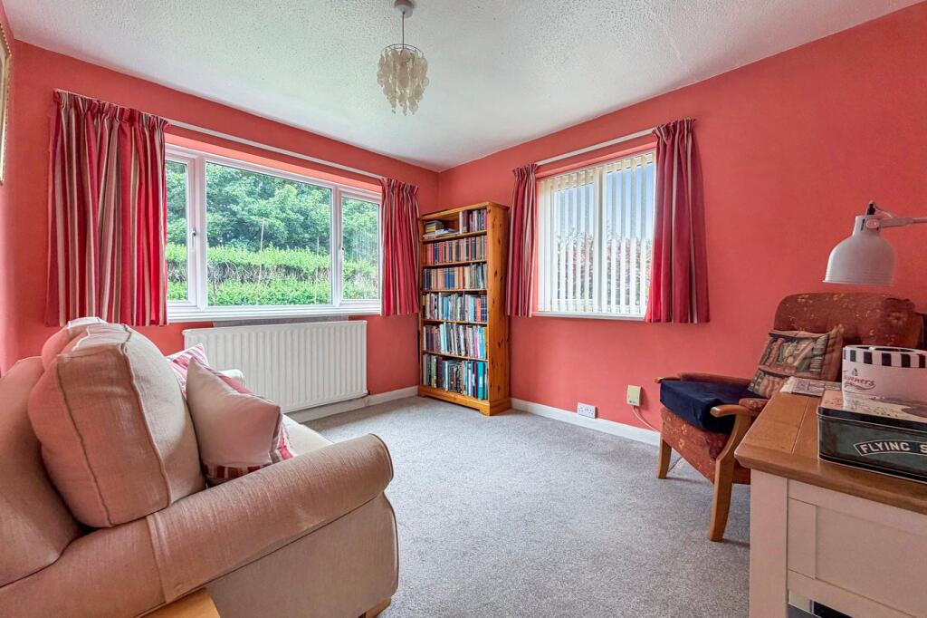 House in Gillingham, Medway - View 3