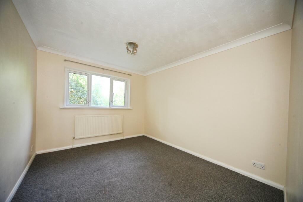 House in Luton - View 5
