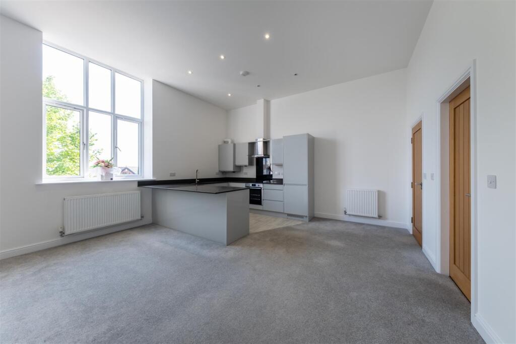 An individually designed, First Floor, duplex apartment in Oakmere photo 2