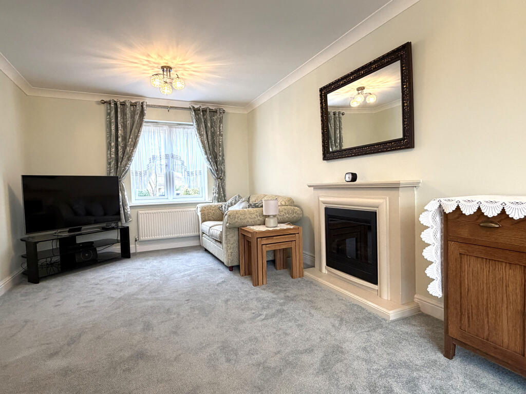 St Andrews Close, Sutton, Ely, Cambs photo 3